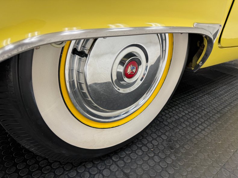 Ford-Thunderbird-1955-Goldenrod-Yellow-Black-30