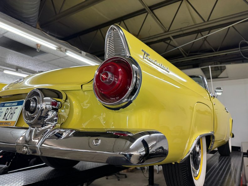 Ford-Thunderbird-1955-Goldenrod-Yellow-Black-46