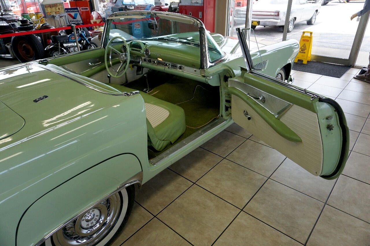 Ford-Thunderbird-1956-Classic-Car-21