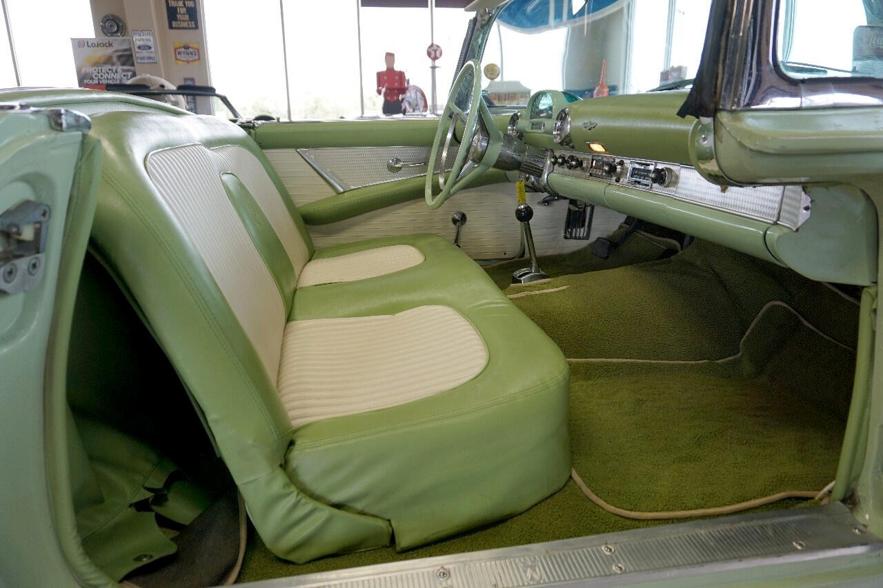 Ford-Thunderbird-1956-Classic-Car-22