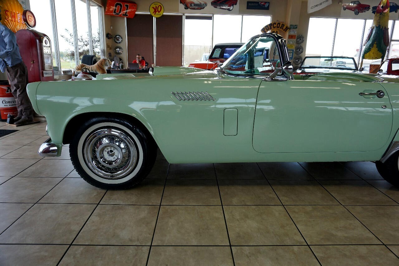 Ford-Thunderbird-1956-Classic-Car-34