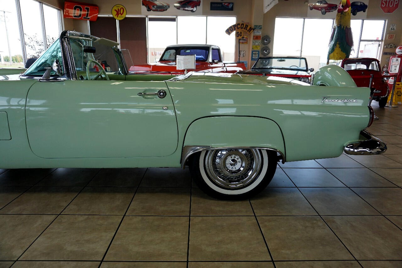 Ford-Thunderbird-1956-Classic-Car-35