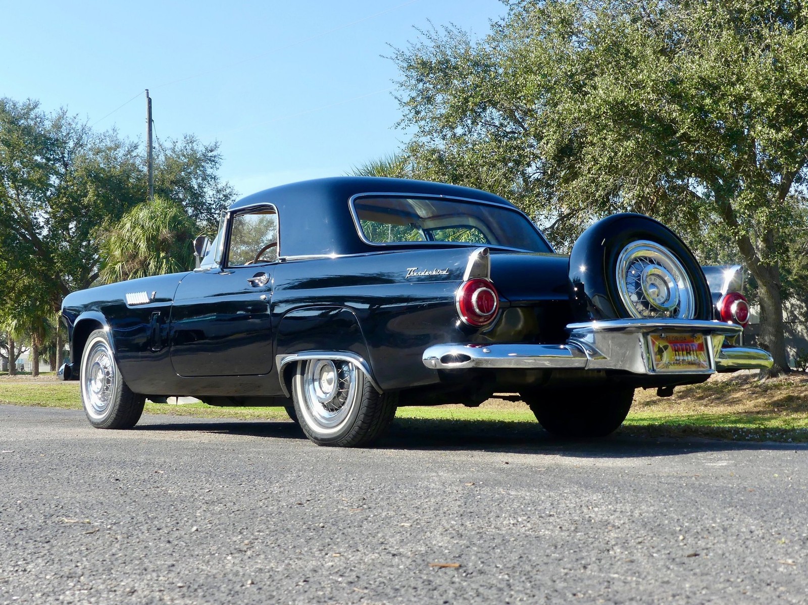 Ford-Thunderbird-1956-Convertible-17