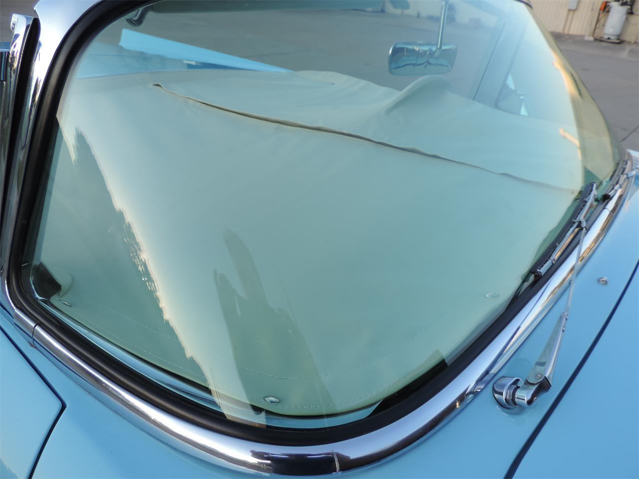 Ford-Thunderbird-1957-Azure-Blue-White-12