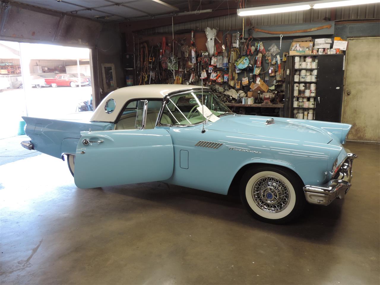Ford-Thunderbird-1957-Azure-Blue-White-13