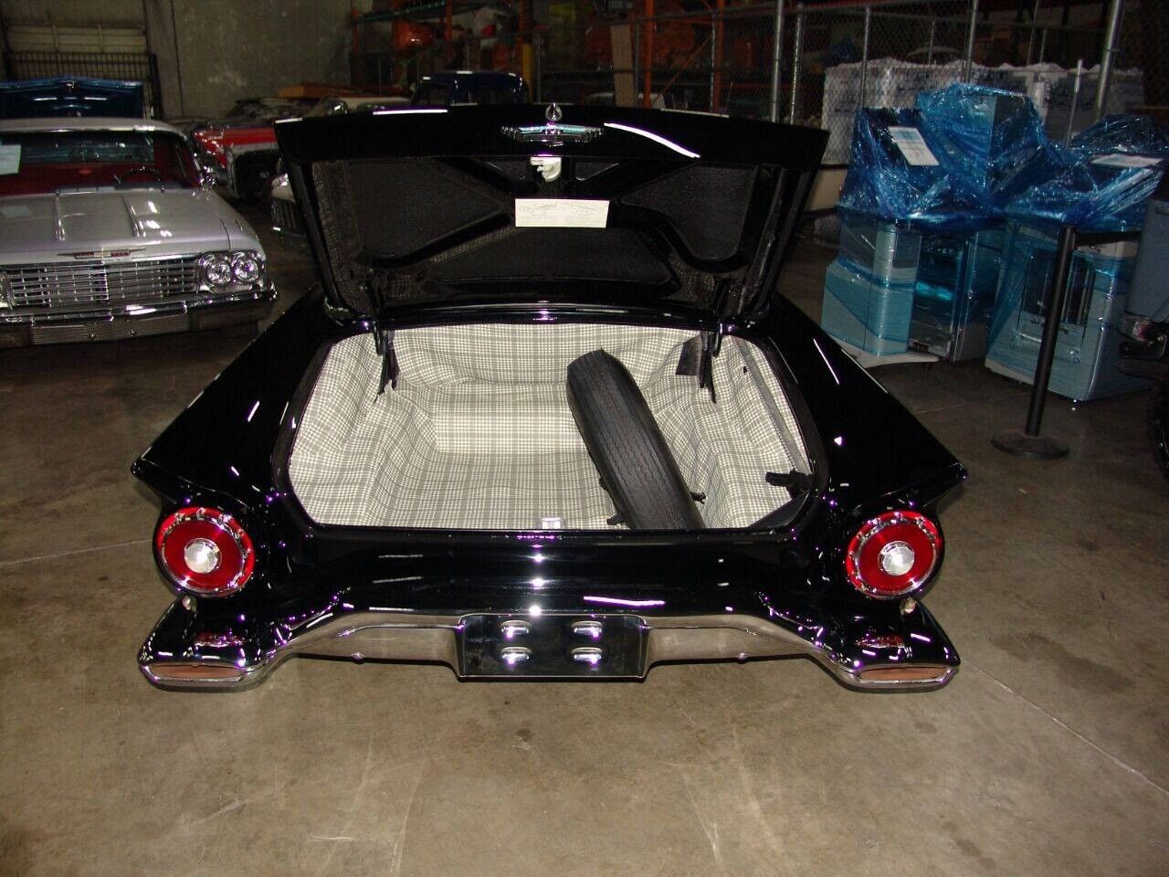 Ford-Thunderbird-1957-Convertible-22