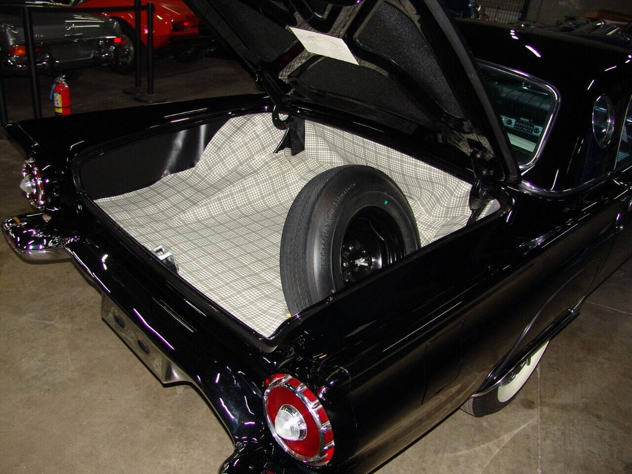 Ford-Thunderbird-1957-Convertible-25