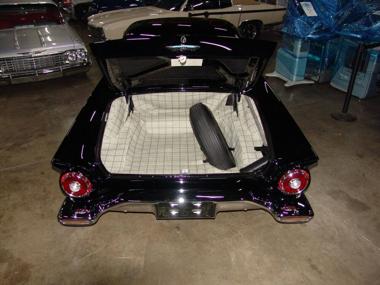 Ford-Thunderbird-1957-Convertible-27