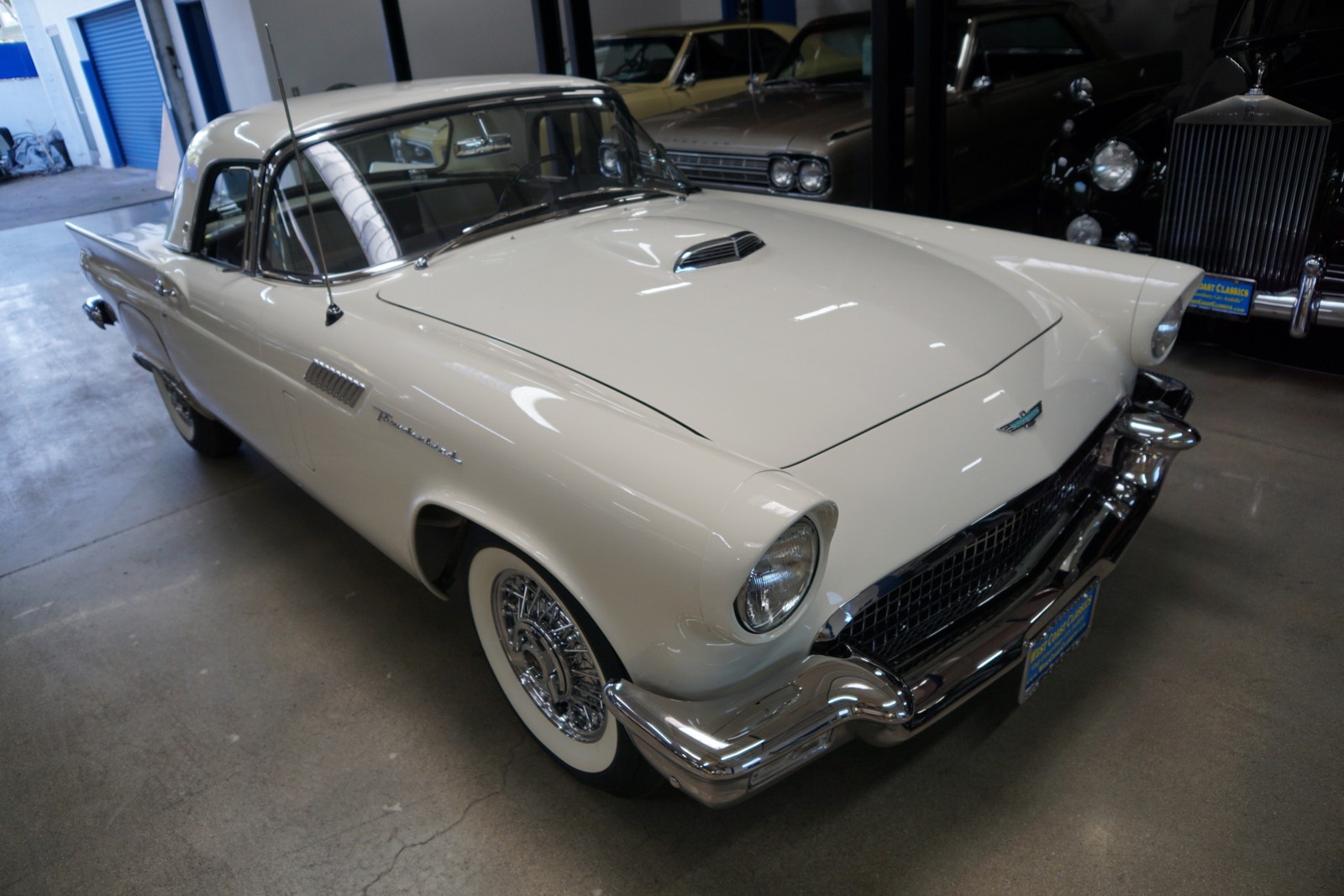 Ford-Thunderbird-1957-Convertible-3
