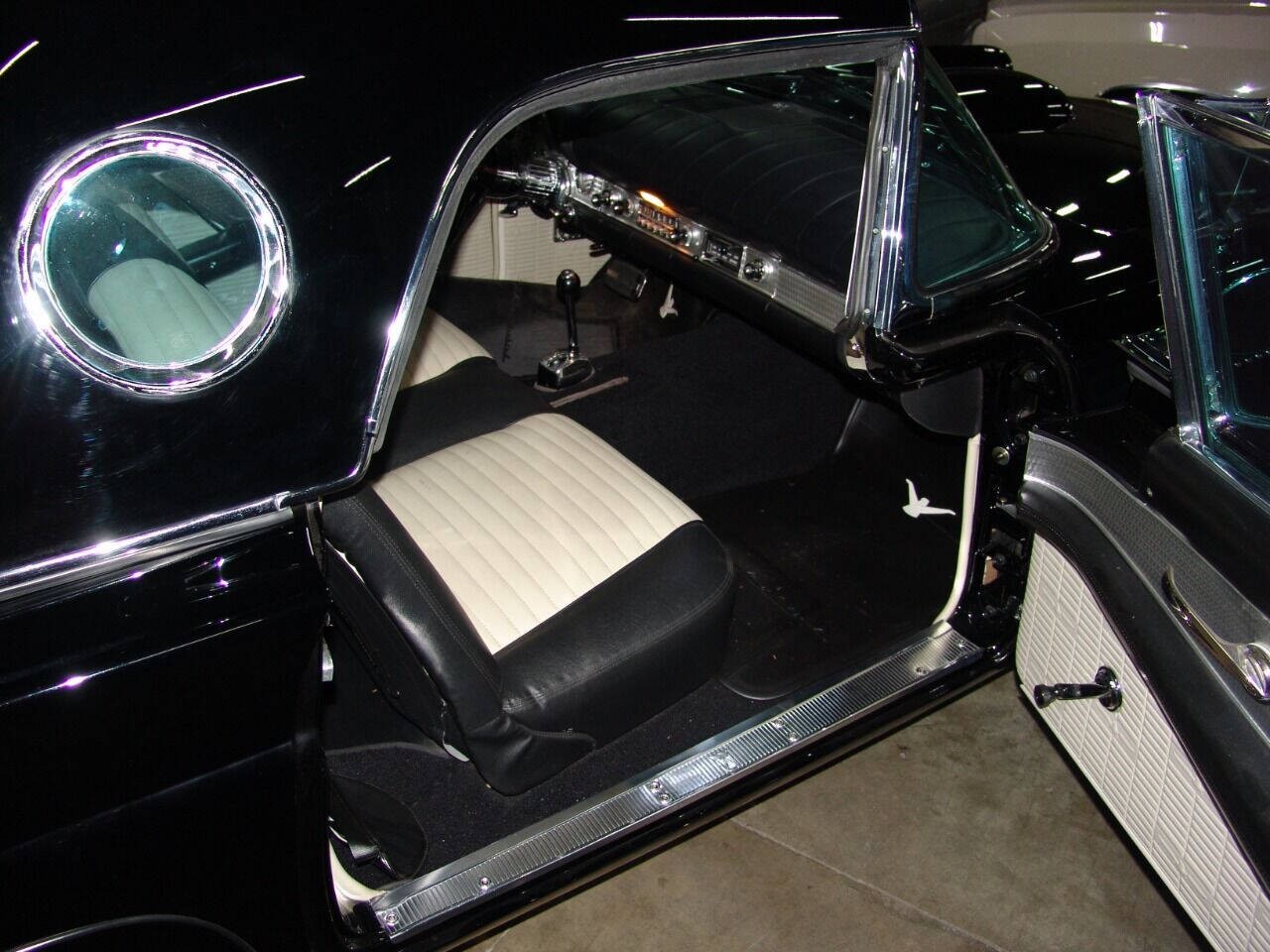 Ford-Thunderbird-1957-Convertible-31