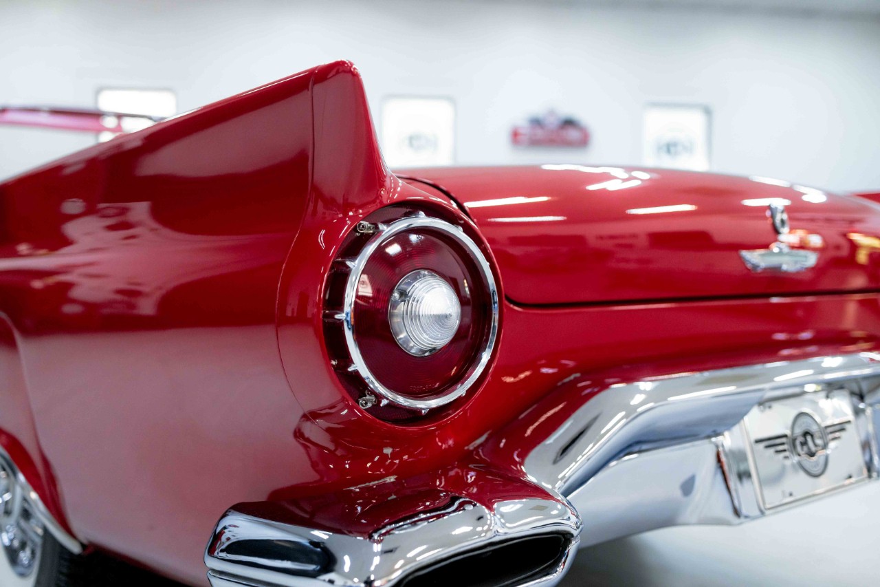 Ford-Thunderbird-1957-Convertible-32