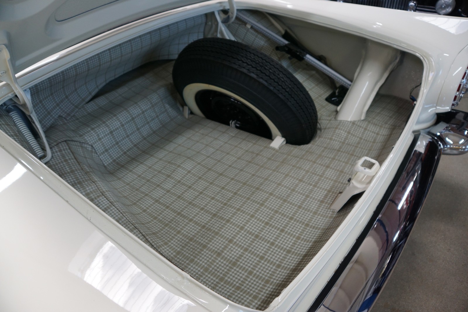 Ford-Thunderbird-1957-Convertible-35