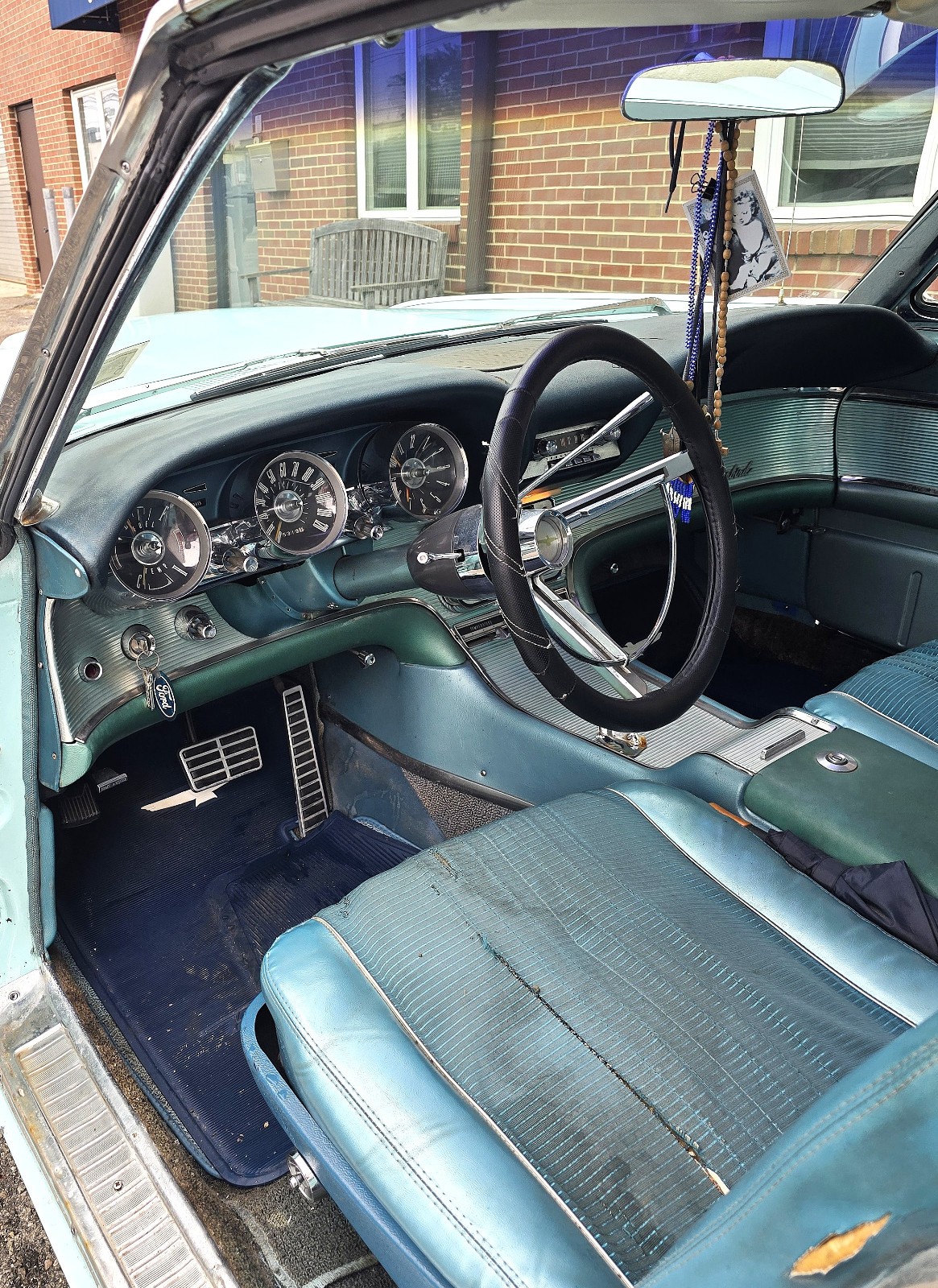 Ford-Thunderbird-1963-Coupe-14