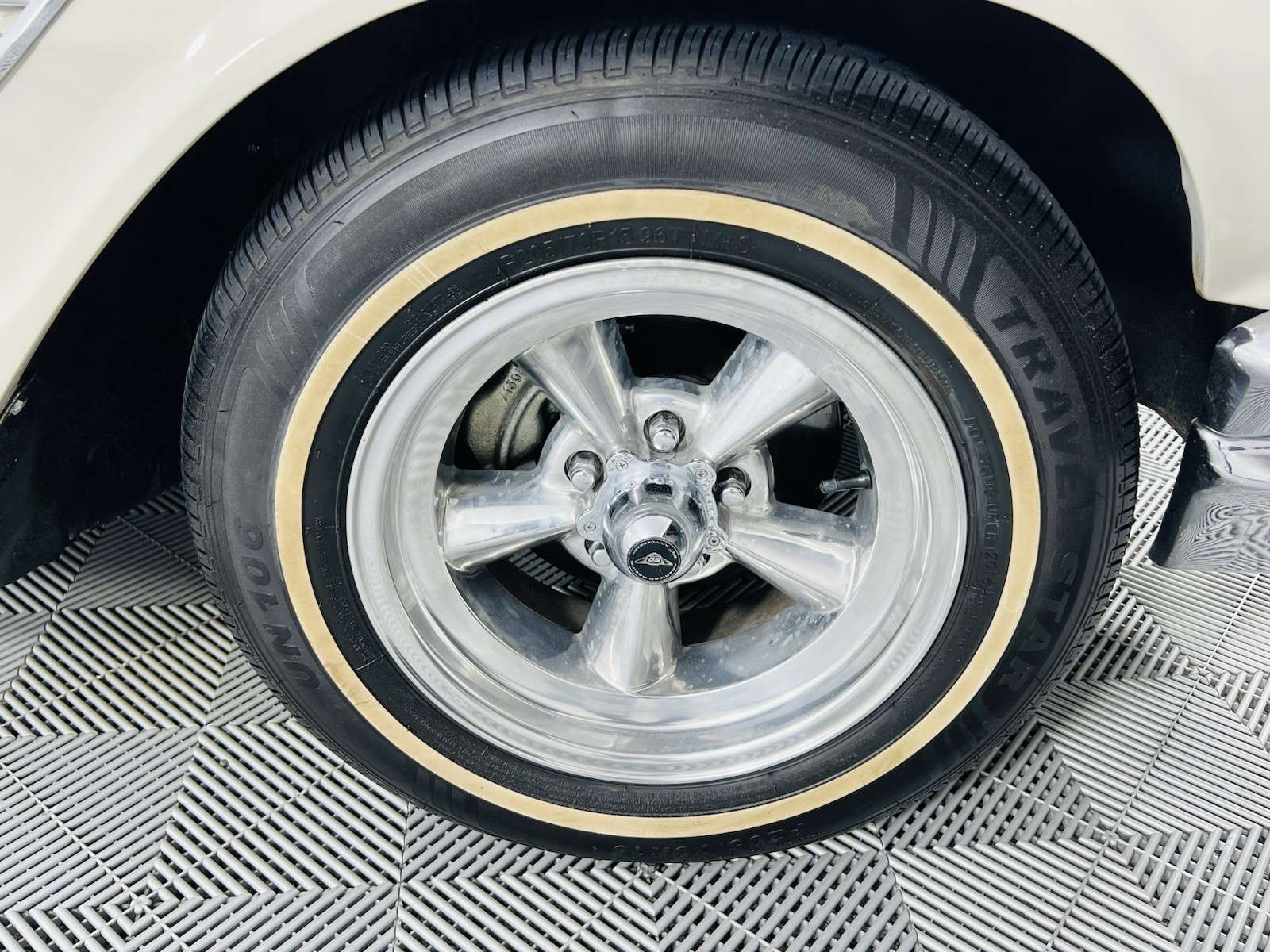 Ford-Thunderbird-1965-Coupe-2