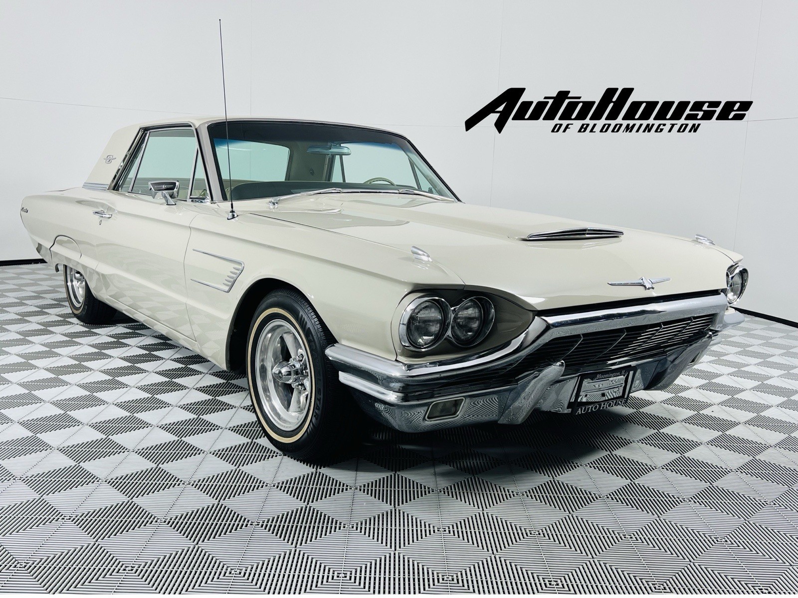 Ford Thunderbird 1965 Coupe