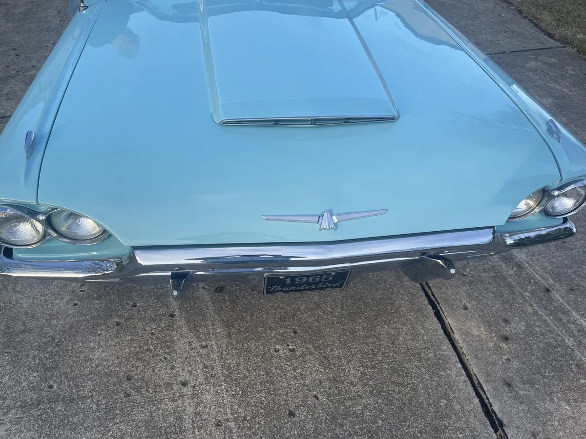 Ford-Thunderbird-1965-Frost-Turguiose-White-10