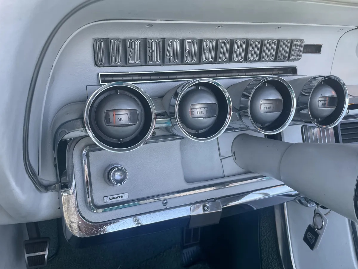 Ford-Thunderbird-1965-Frost-Turguiose-White-5