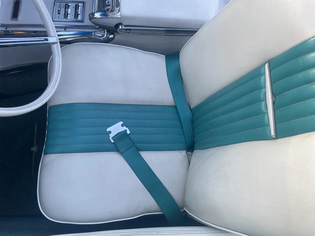 Ford-Thunderbird-1965-Frost-Turguiose-White-6