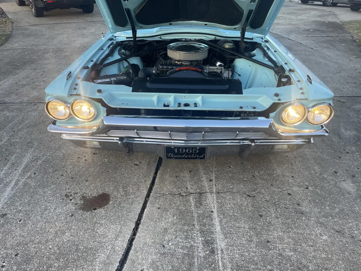 Ford-Thunderbird-1965-Frost-Turguiose-White-8