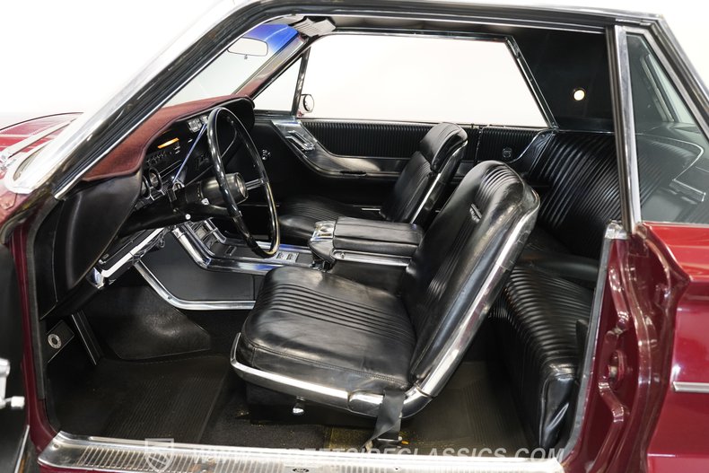 Ford-Thunderbird-1965-Maroon-Black-11