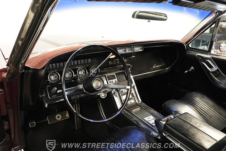 Ford-Thunderbird-1965-Maroon-Black-13