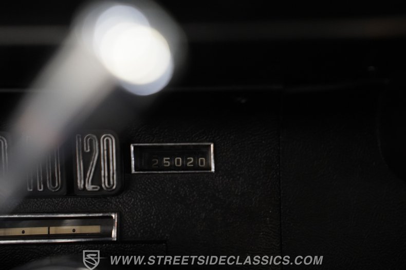 Ford-Thunderbird-1965-Maroon-Black-16