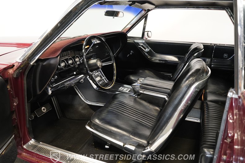 Ford-Thunderbird-1965-Maroon-Black-2