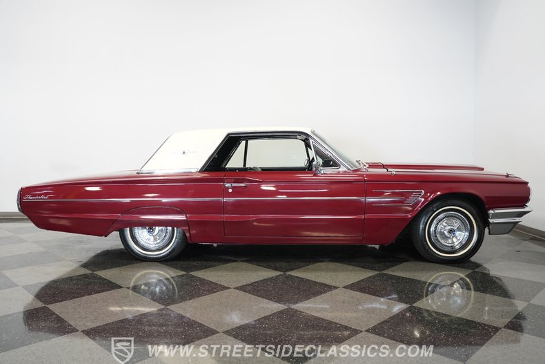 Ford-Thunderbird-1965-Maroon-Black-23