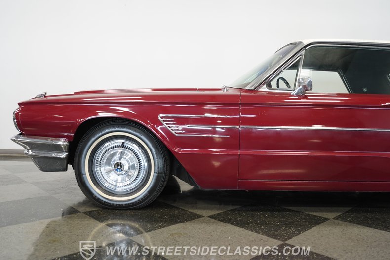 Ford-Thunderbird-1965-Maroon-Black-31