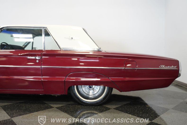 Ford-Thunderbird-1965-Maroon-Black-32