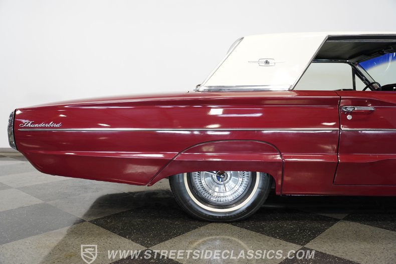 Ford-Thunderbird-1965-Maroon-Black-36