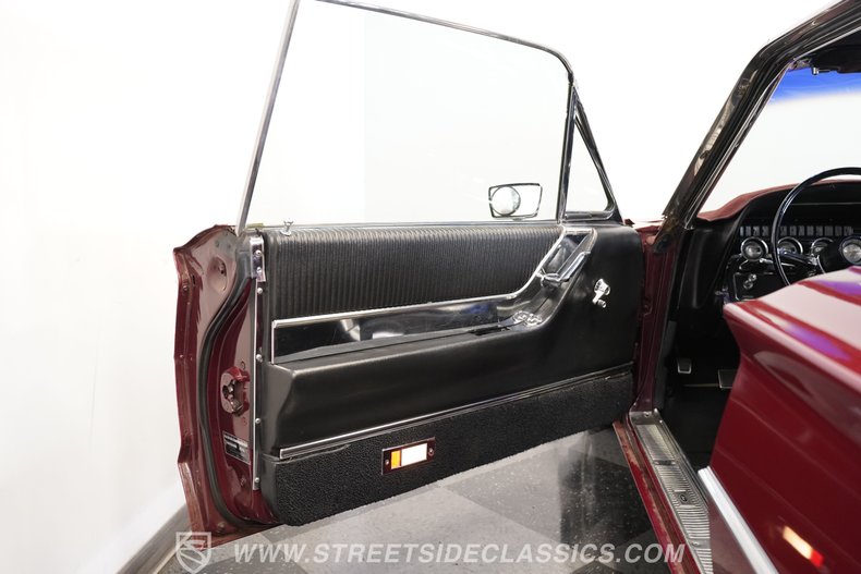 Ford-Thunderbird-1965-Maroon-Black-43