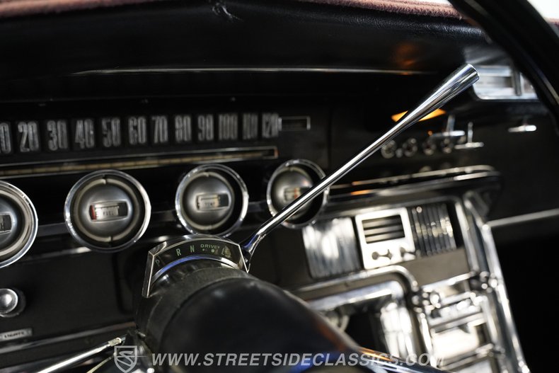 Ford-Thunderbird-1965-Maroon-Black-44