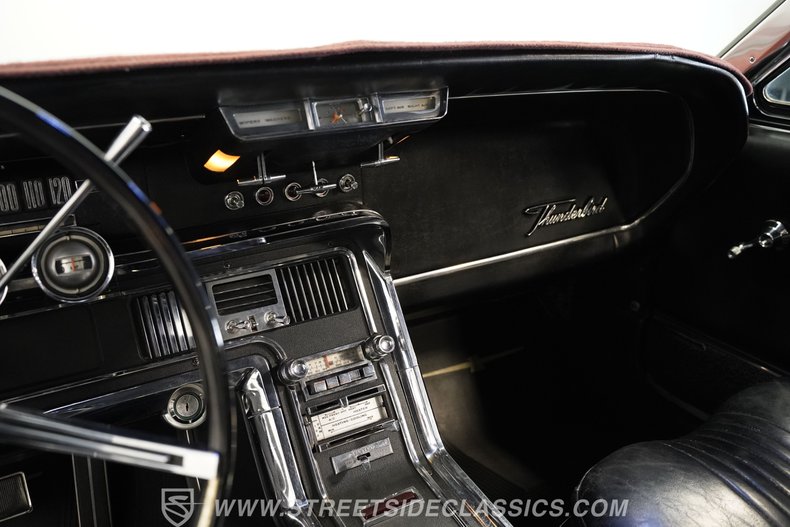 Ford-Thunderbird-1965-Maroon-Black-46