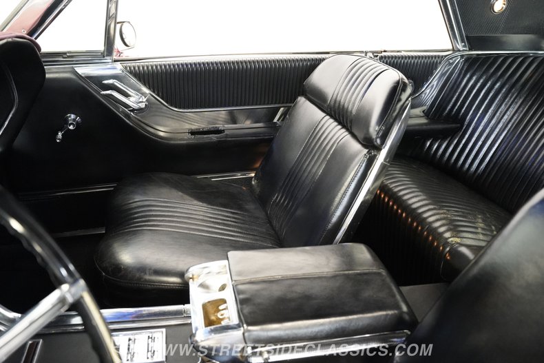 Ford-Thunderbird-1965-Maroon-Black-47