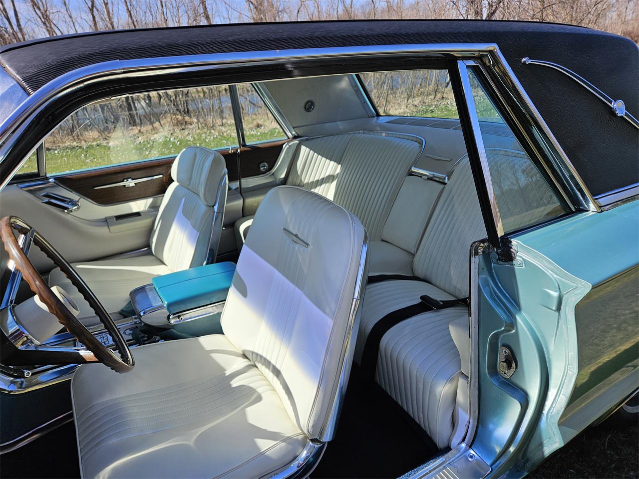 Ford-Thunderbird-1965-Patrician-Green-White-Leather-10