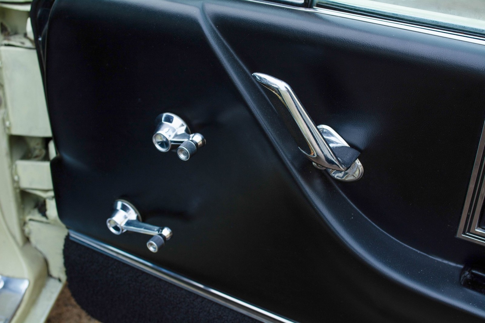 Ford-Thunderbird-1966-Convertible-13