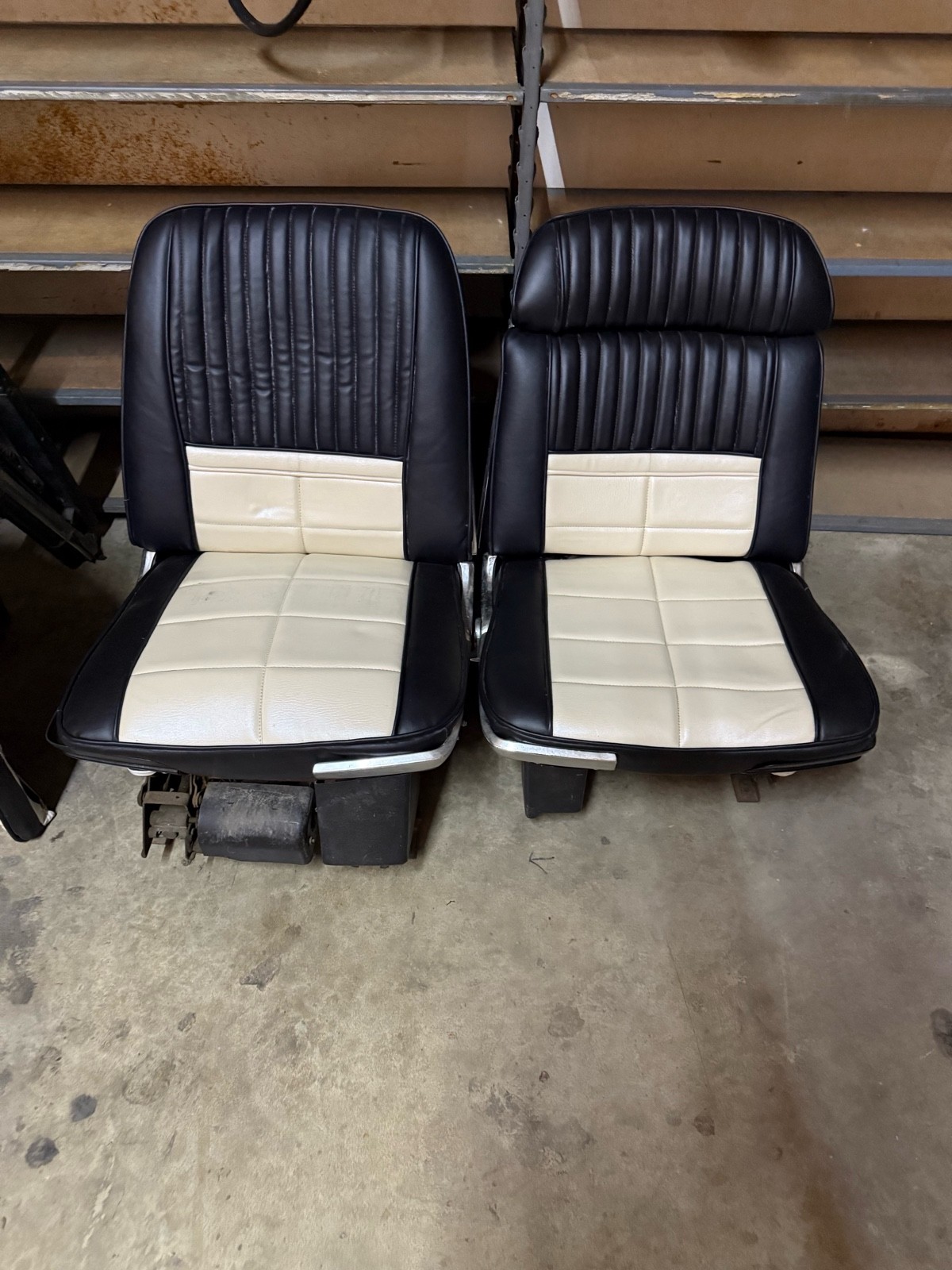 Ford-Thunderbird-1966-Convertible-13