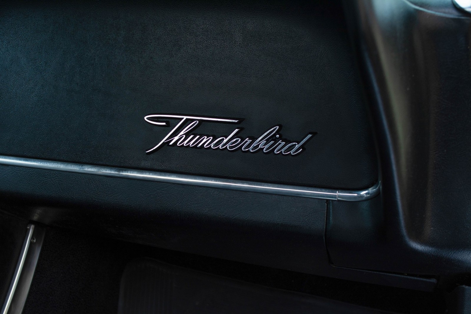 Ford-Thunderbird-1966-Convertible-14