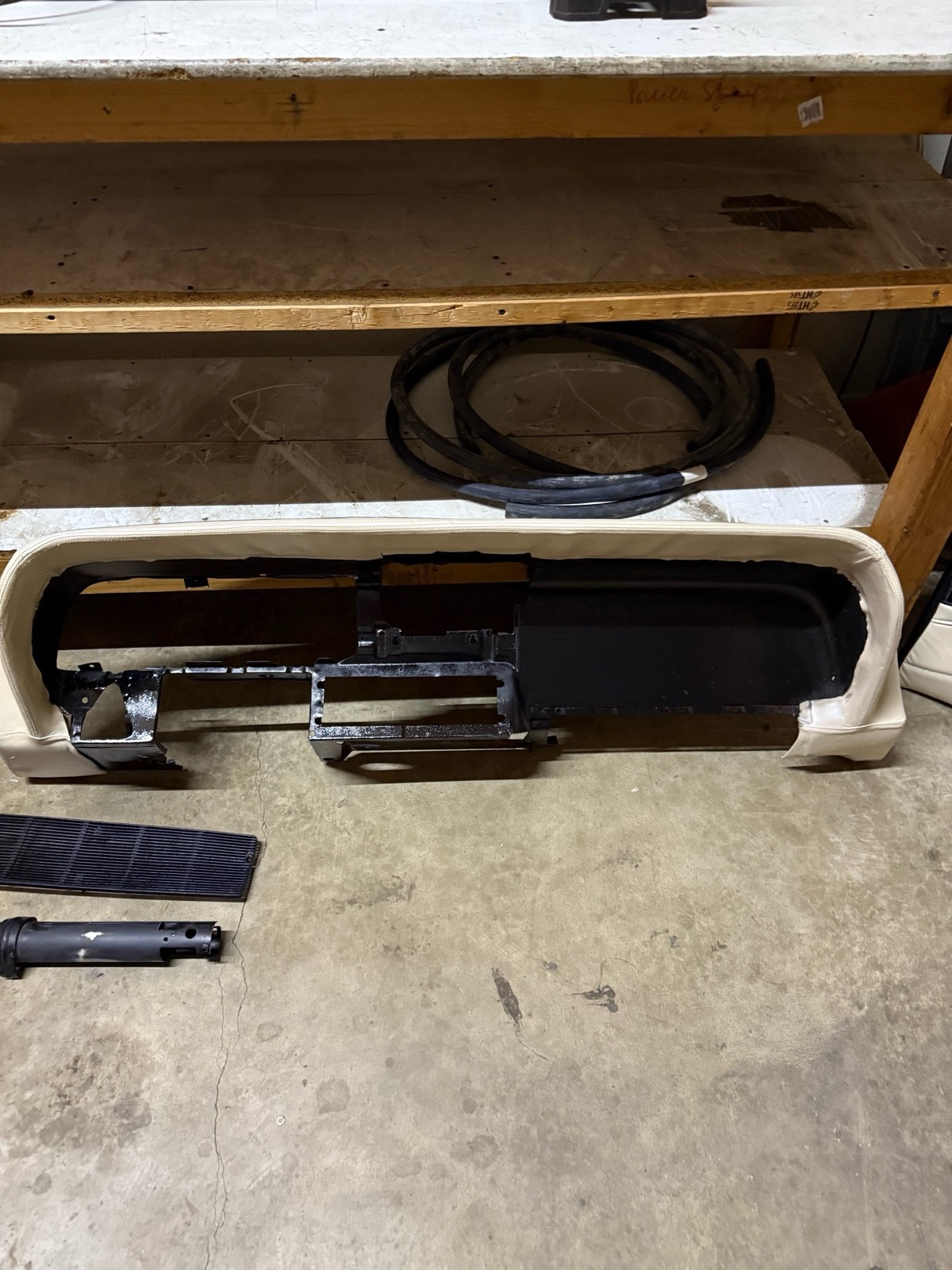 Ford-Thunderbird-1966-Convertible-14