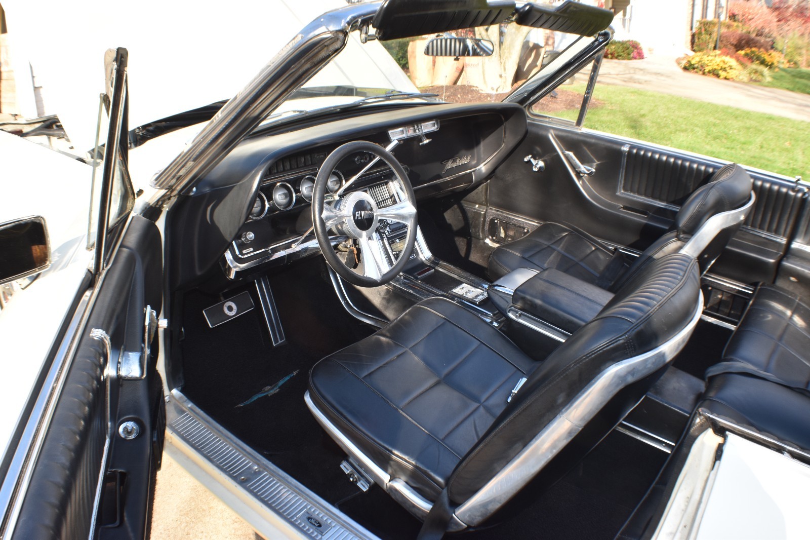 Ford-Thunderbird-1966-Convertible-15