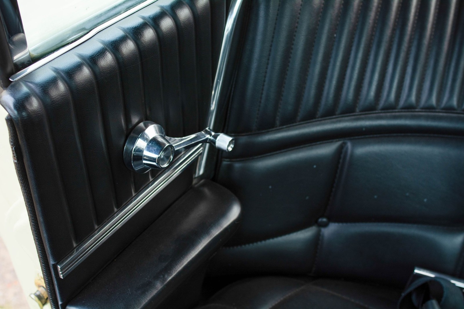 Ford-Thunderbird-1966-Convertible-19