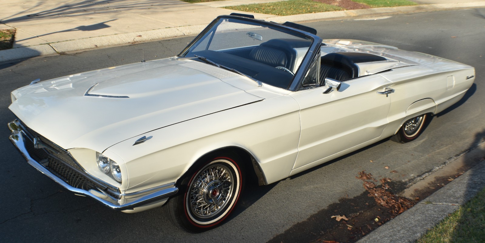 Ford-Thunderbird-1966-Convertible-3