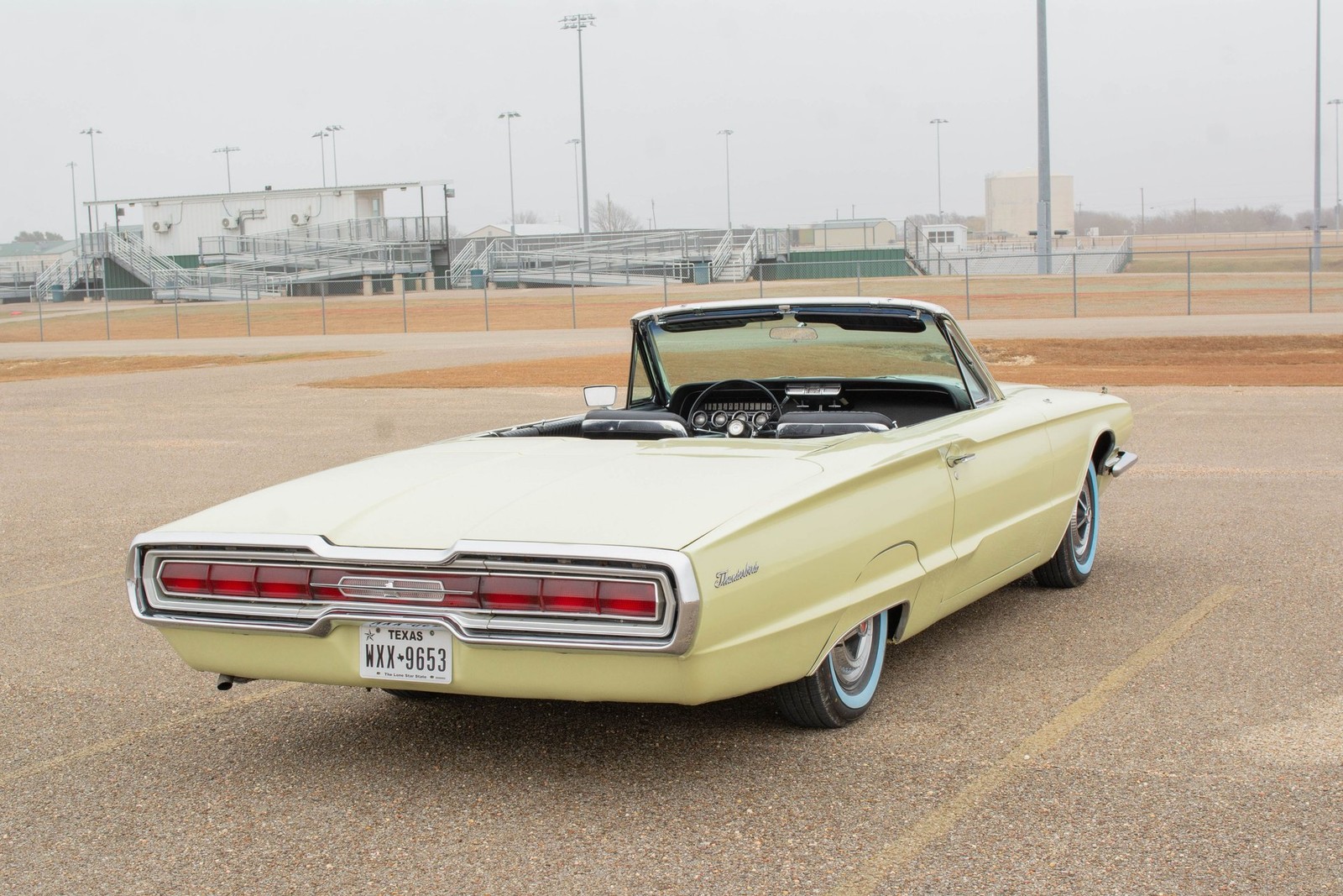 Ford-Thunderbird-1966-Convertible-3