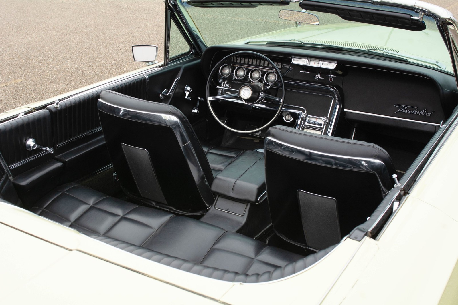 Ford-Thunderbird-1966-Convertible-4