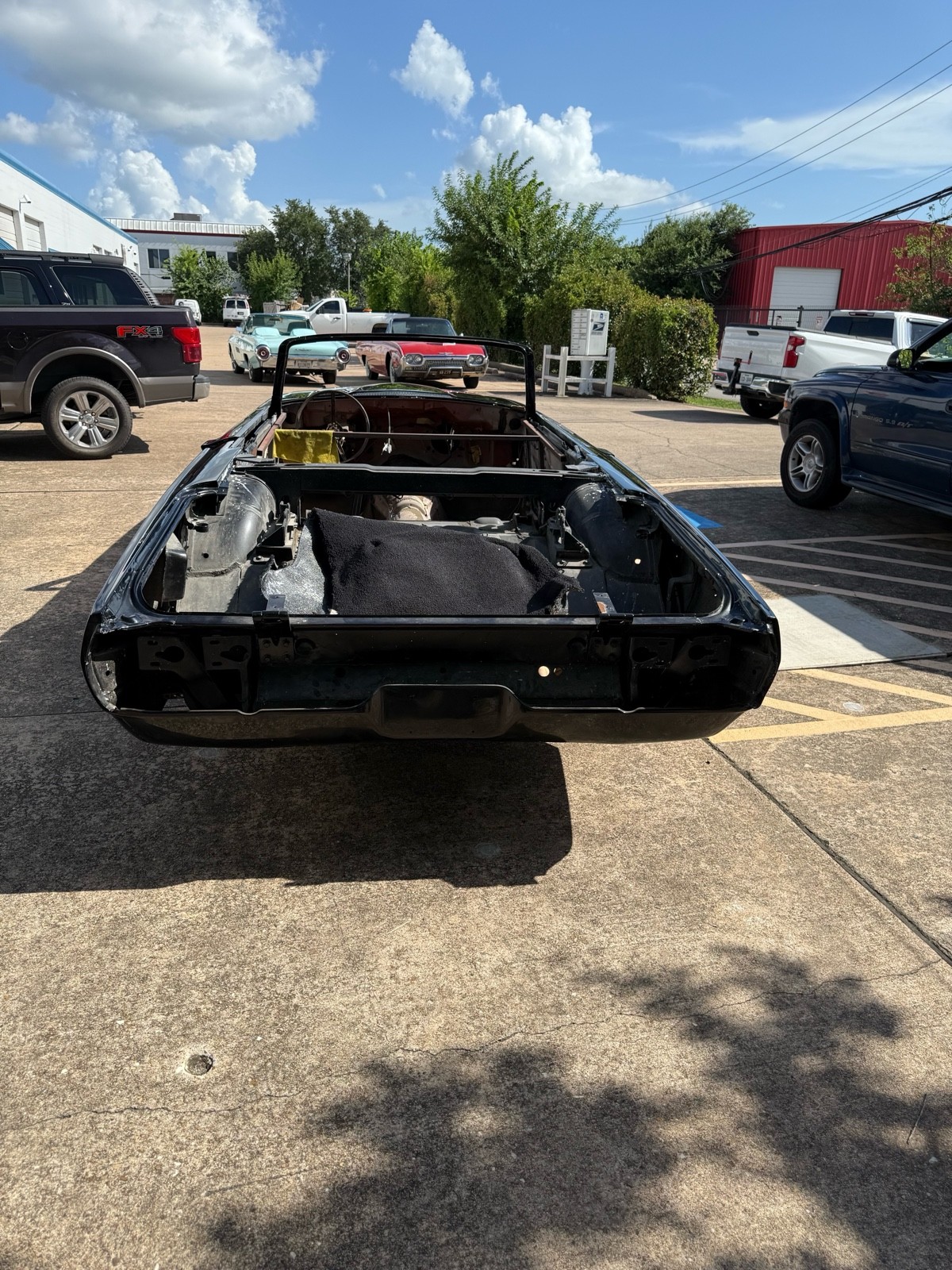 Ford-Thunderbird-1966-Convertible-4