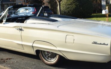 Ford-Thunderbird-1966-Convertible-7
