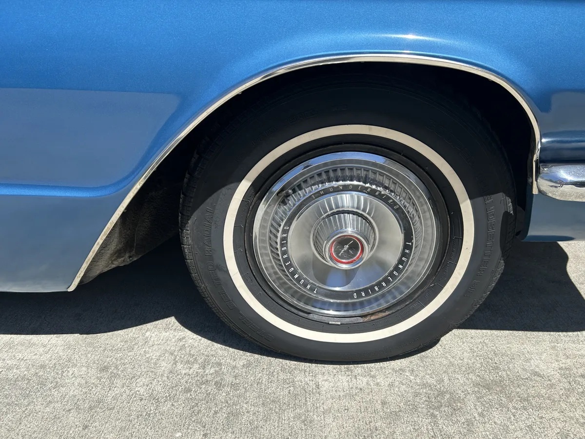Ford-Thunderbird-1966-Electric-Blue-Blue-1