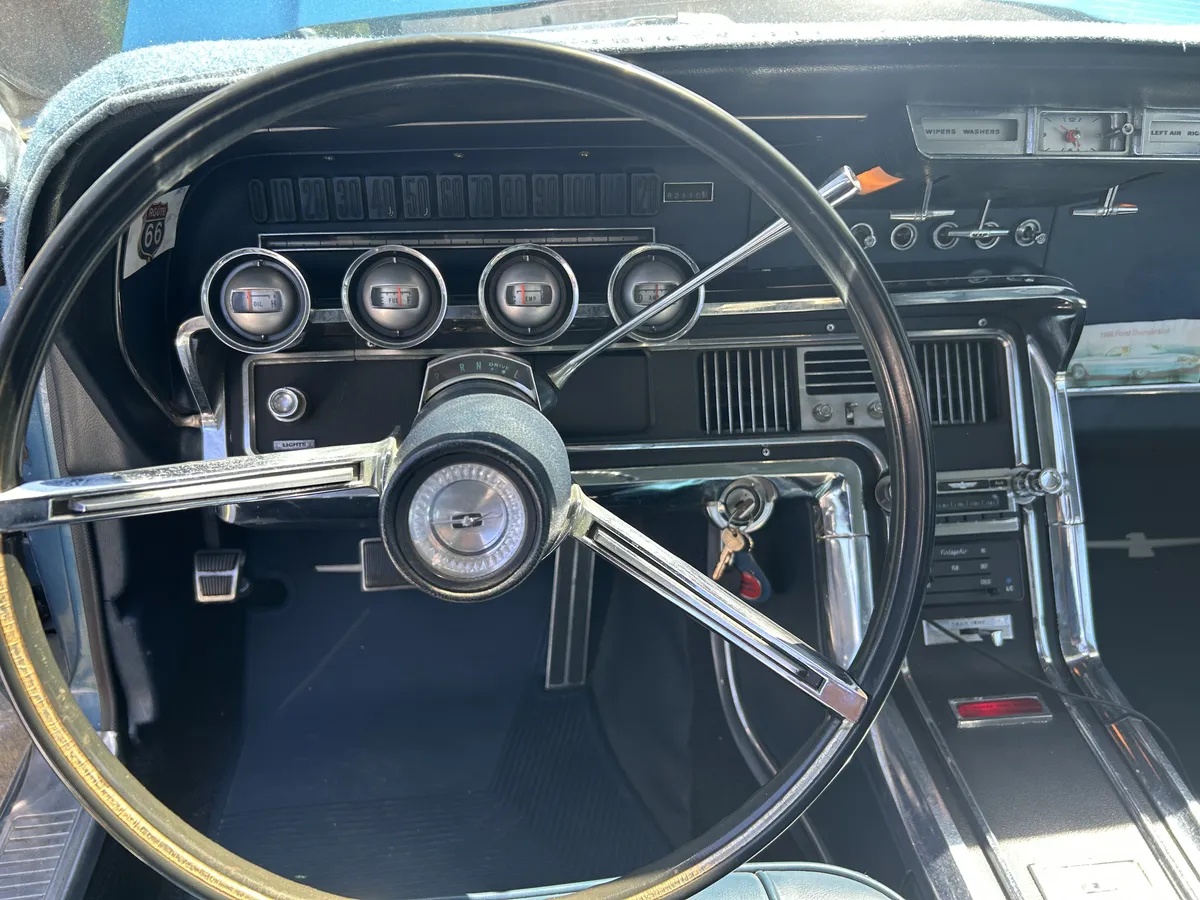 Ford-Thunderbird-1966-Electric-Blue-Blue-10