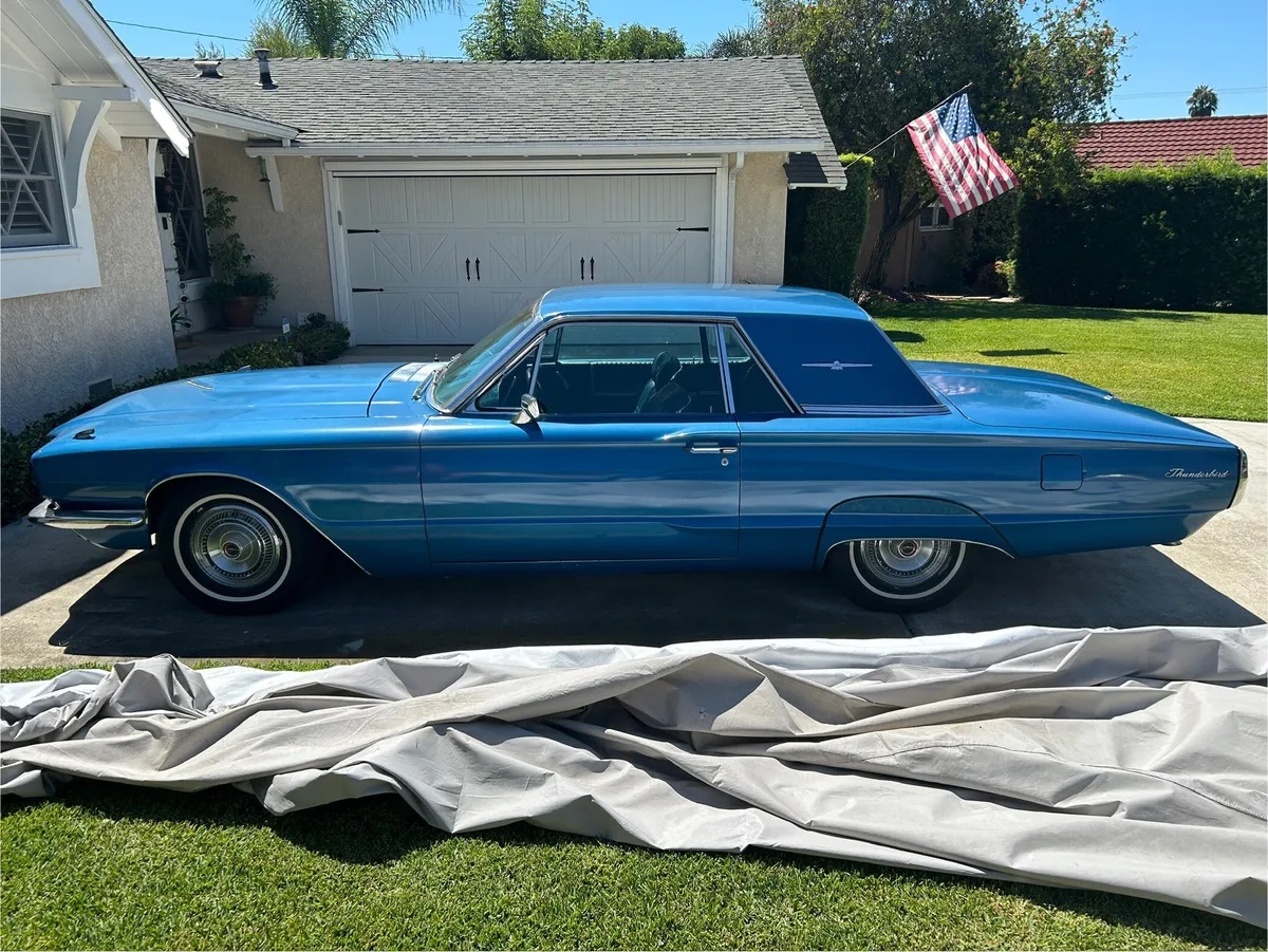 Ford-Thunderbird-1966-Electric-Blue-Blue-11